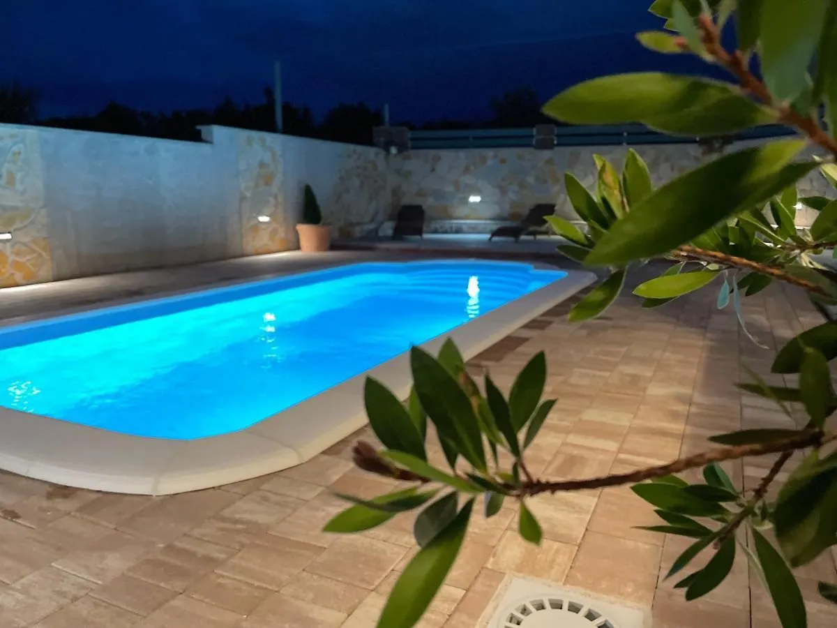 Lovely Holiday Home With Private Pool Fjaka, Zadar Region Bulic Croazia